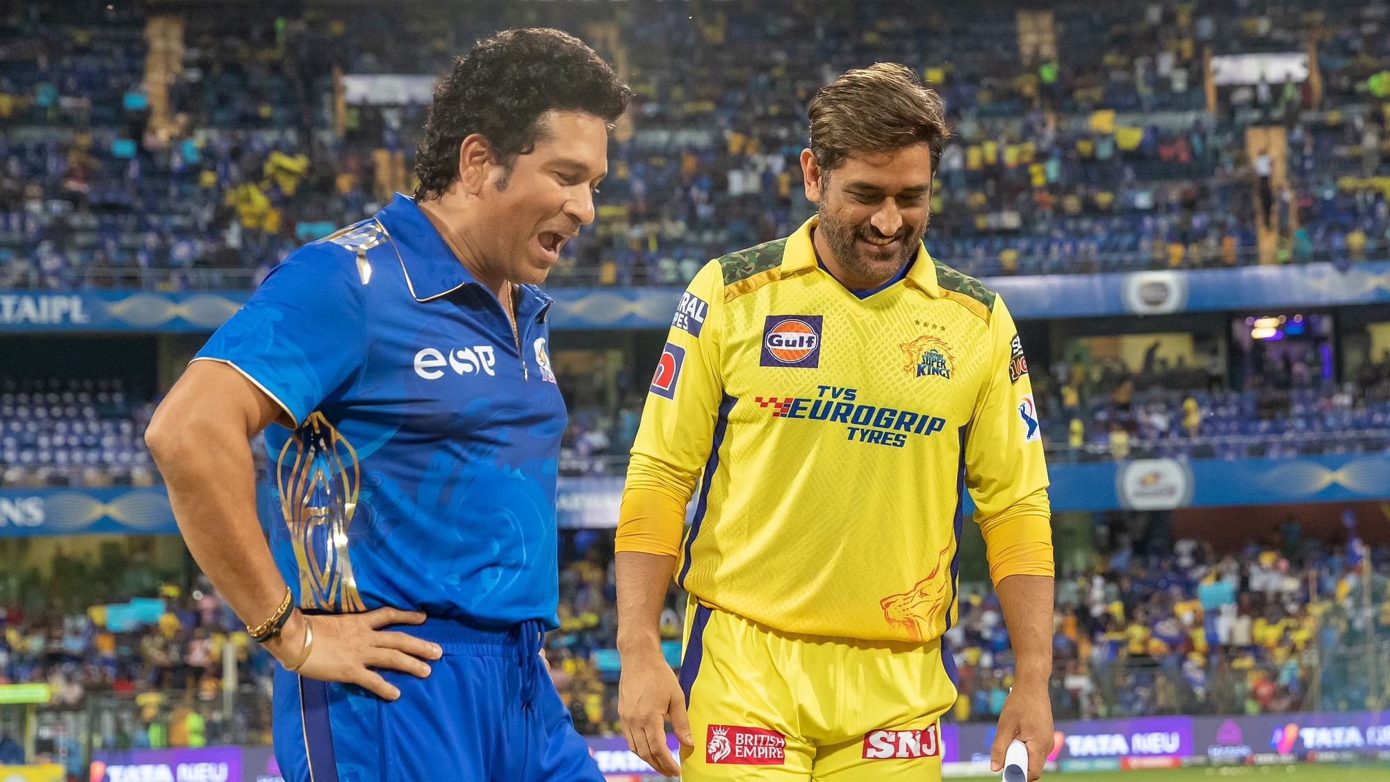 IPL 2023 MS Dhoni And Sachin Tendulkar Share A Moment Before MI Vs CSK