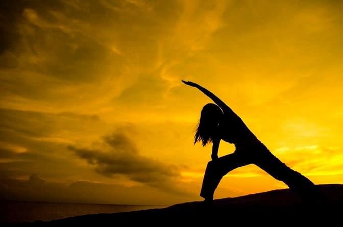 

योग एक जीवनशैली है, जिसे किसी भी उम्र में अपनाया जा सकता है.