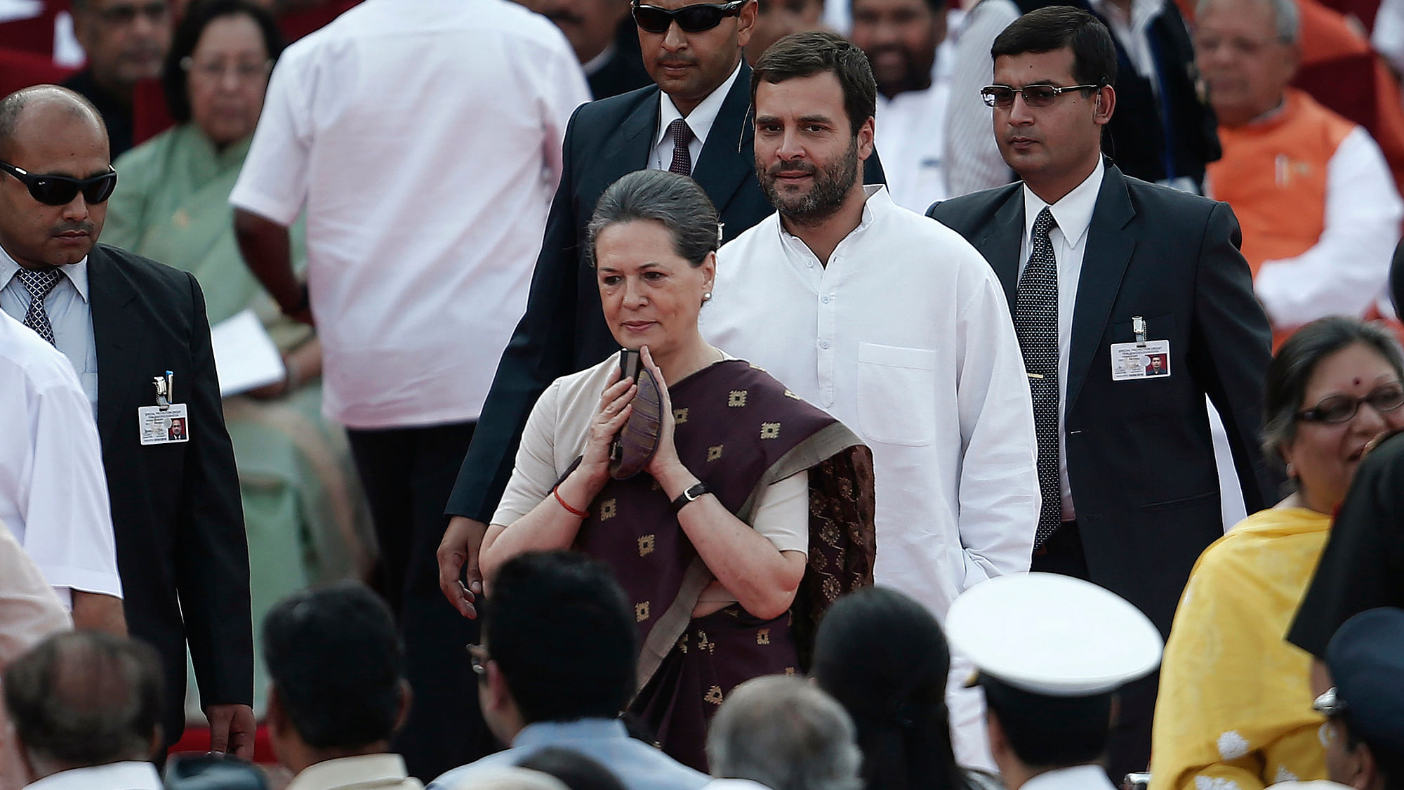 सोनिया गांधी और राहुल गांधी (फाइल फोटो: Reuters)