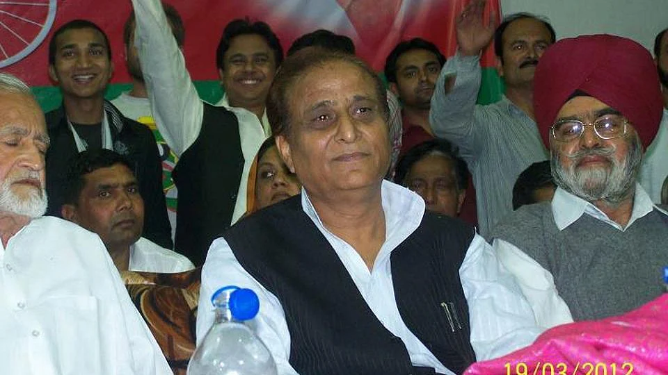 उत्तर प्रदेश सरकार के वरिष्ठ मंत्री आजम खान (फोटो: Facebook.com/Azam Khan)