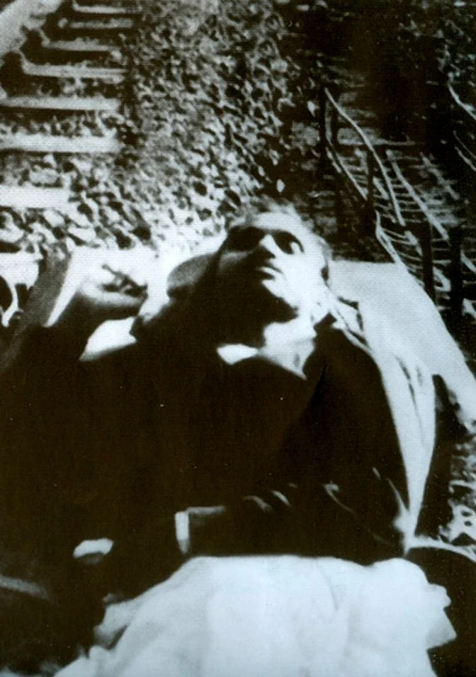 11 फरवरी 1968 को उनका मृत शरीर मुगलसराय में रेल की पटरियों के पास पड़ा मिला था. (फोटो: bjp.org)