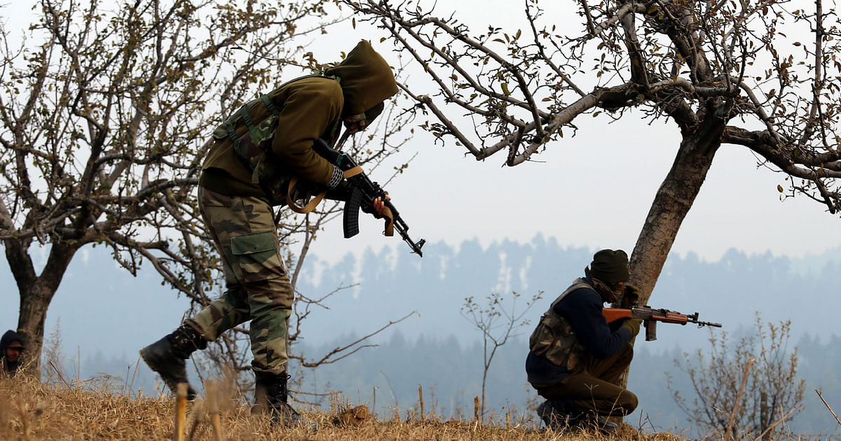 कश्मीर: सेना ने उरी के नजदीक मार गिराए तीन आतंकी, भारी मात्रा में हथियार बरामद