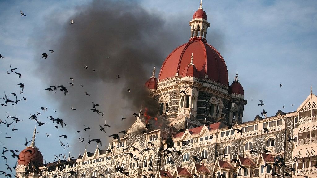 26 नवंबर 2008 को हमले के बाद मुंबई का ताज होटल&nbsp;