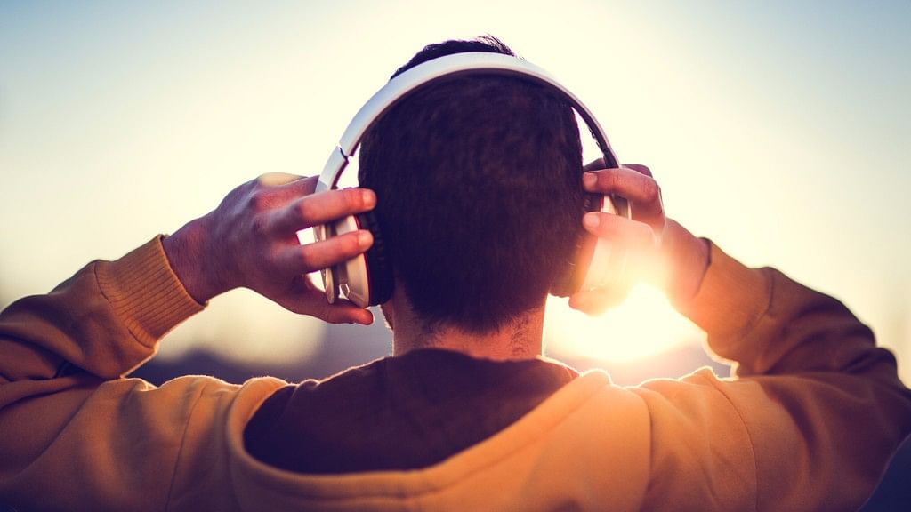 

म्यूजिक सुनने से शरीर को होने वाले 10 साइंटिफिक फायदे (फोटो: iStock)