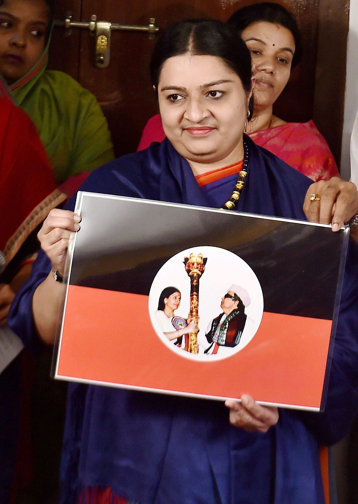 दीपा ने बनाई ‘एमजीआर अम्मा दीपा पेरावई’ पार्टी, लोकल बॉडी इलेक्शन में उतारेंगी उम्मीदवार