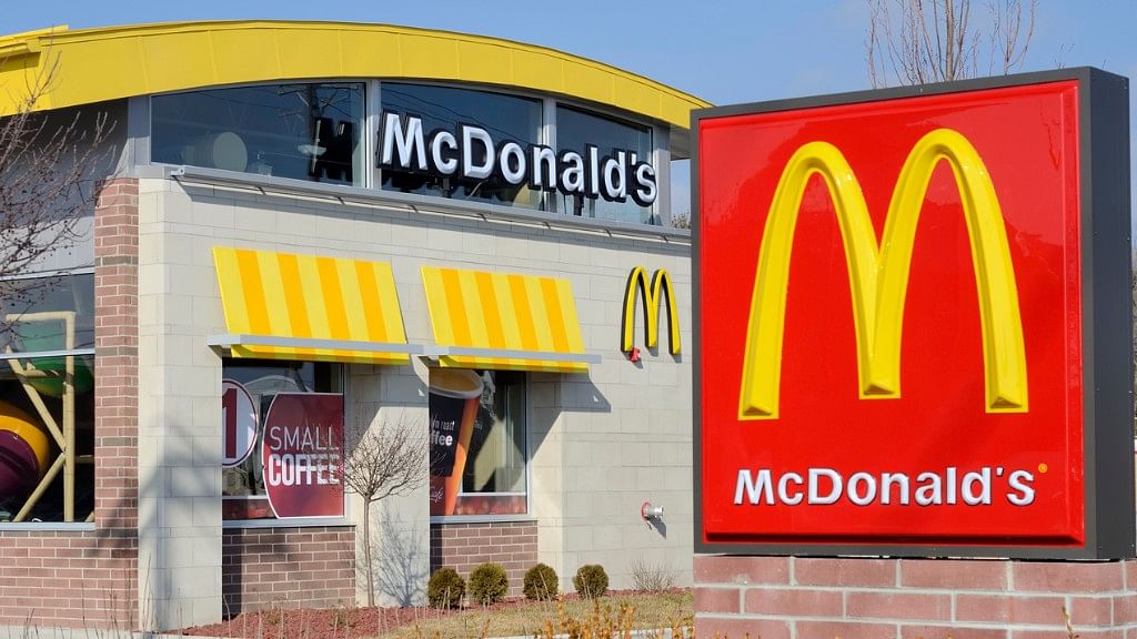 <div class="paragraphs"><p>McDonald's Layoffs: मैकडॉनल्ड्स के CEO ने कहा, लागत कम करने के लिए अप्रैल तक छंटनी</p></div>