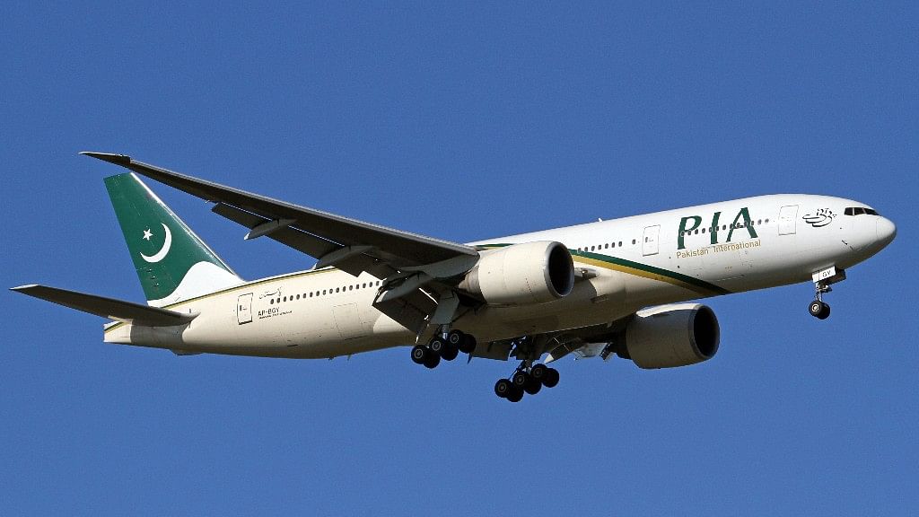 पाकिस्तान इंटरनेशनल एयरलाइंस को किया गया जब्त, सवार थे कई यात्री