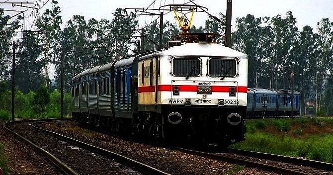 Indian Railway ने रद्द की यूपी-बिहार की कई ट्रेनें,चेक करें लिस्ट