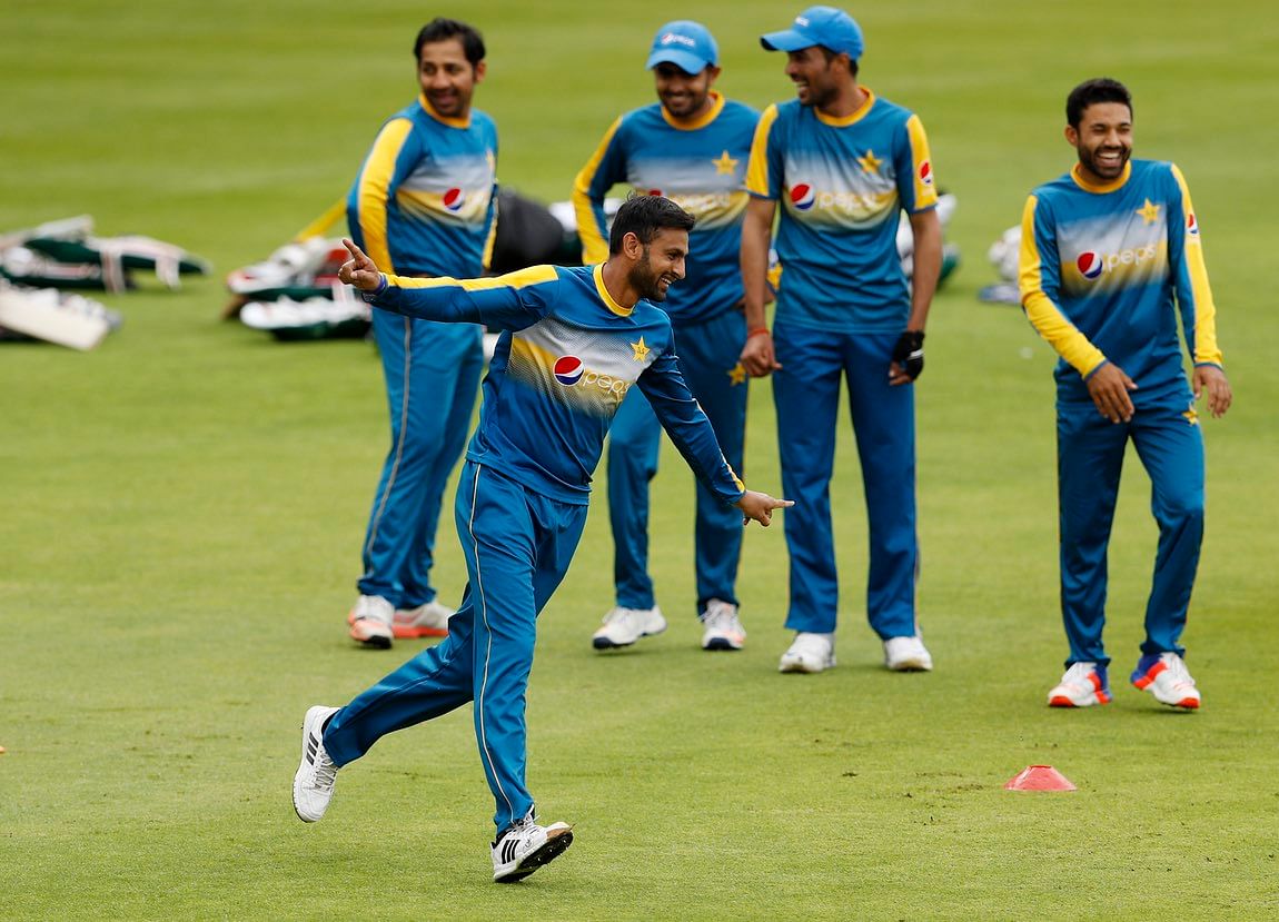 पाकिस्तान की टीम के 15 खिलाड़ियों में से 9 खिलाड़ी इस टूर्नामेंट में अपना डेब्यू करेंगे.