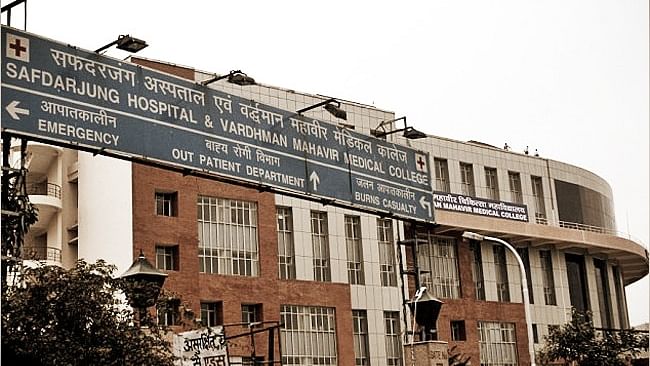दिल्ली: पूर्व MP की भतीजी को नहीं मिला हॉस्पिटल में वेंटिलेटर,मौत
