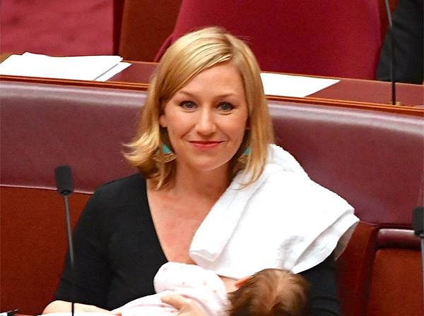 संसद में स्तनपान कराने पर इन महिलाओं नें खुब सुर्खियां बटोरी