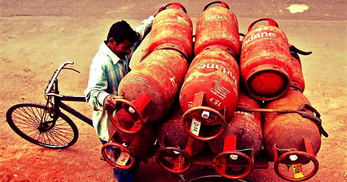 फिर बढ़े रसोई गैस के दाम, जानिए अब आपको कितने का मिलेगा सिलेंडर