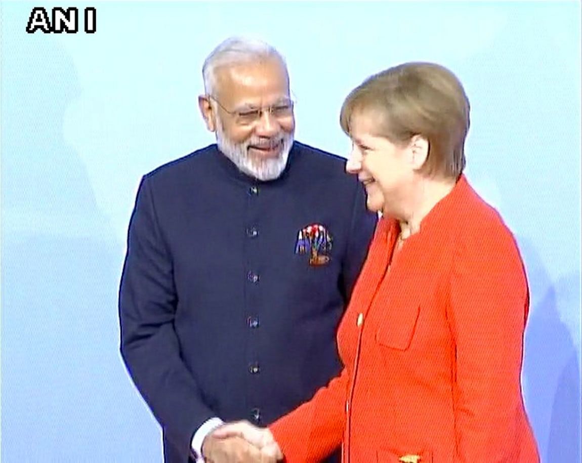 

चीन के राष्ट्रपति शी जिनपिंग ने शुक्रवार को जी20 सम्मेलन में भारत की  तारीफ की.