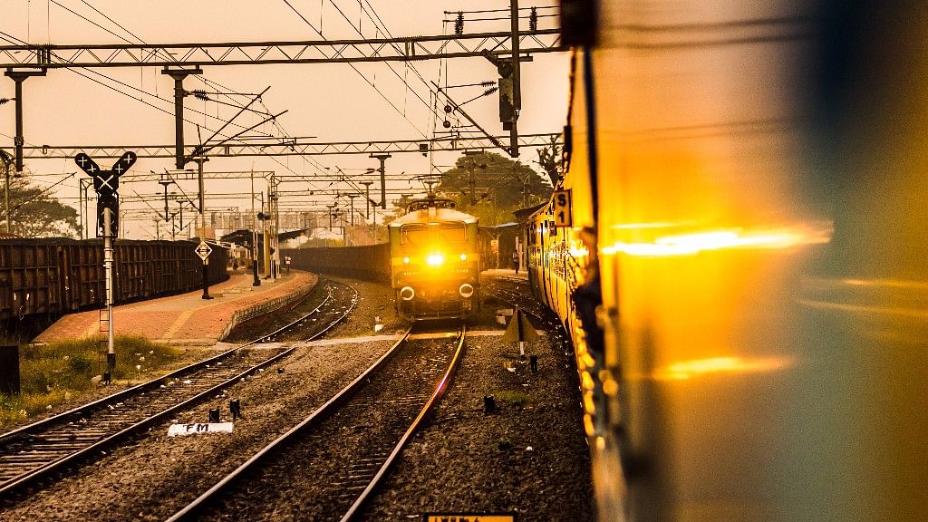 RRB Recruitment 2019: भारतीय रेलवे में भारी संख्या में वैकेंसी निकली है.
