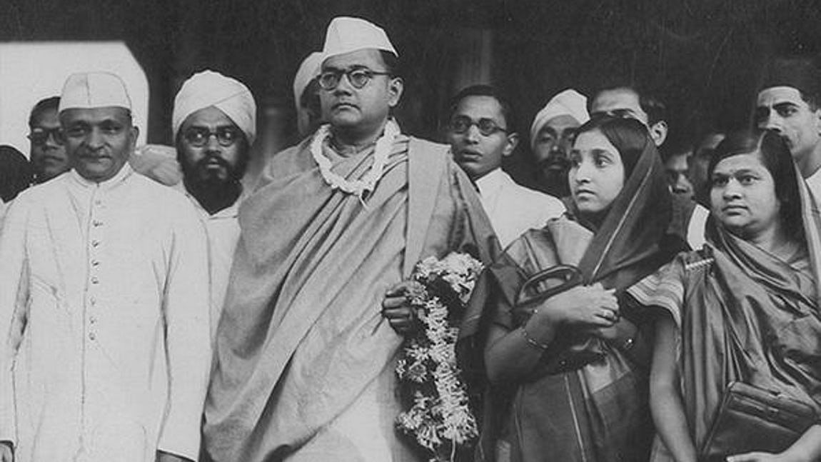 गांधी जी के विरोध के बावजूद कांग्रेस प्रेसीडेंट बने बोस ने सिविल सेवा भी छोड़ी थी
