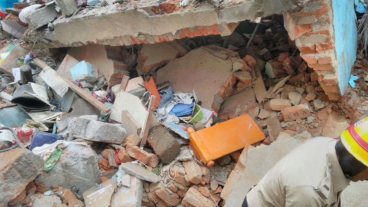बेंगलुरु में सिलेंडर ब्लास्ट से इमारत गिरी, 6 की मौत