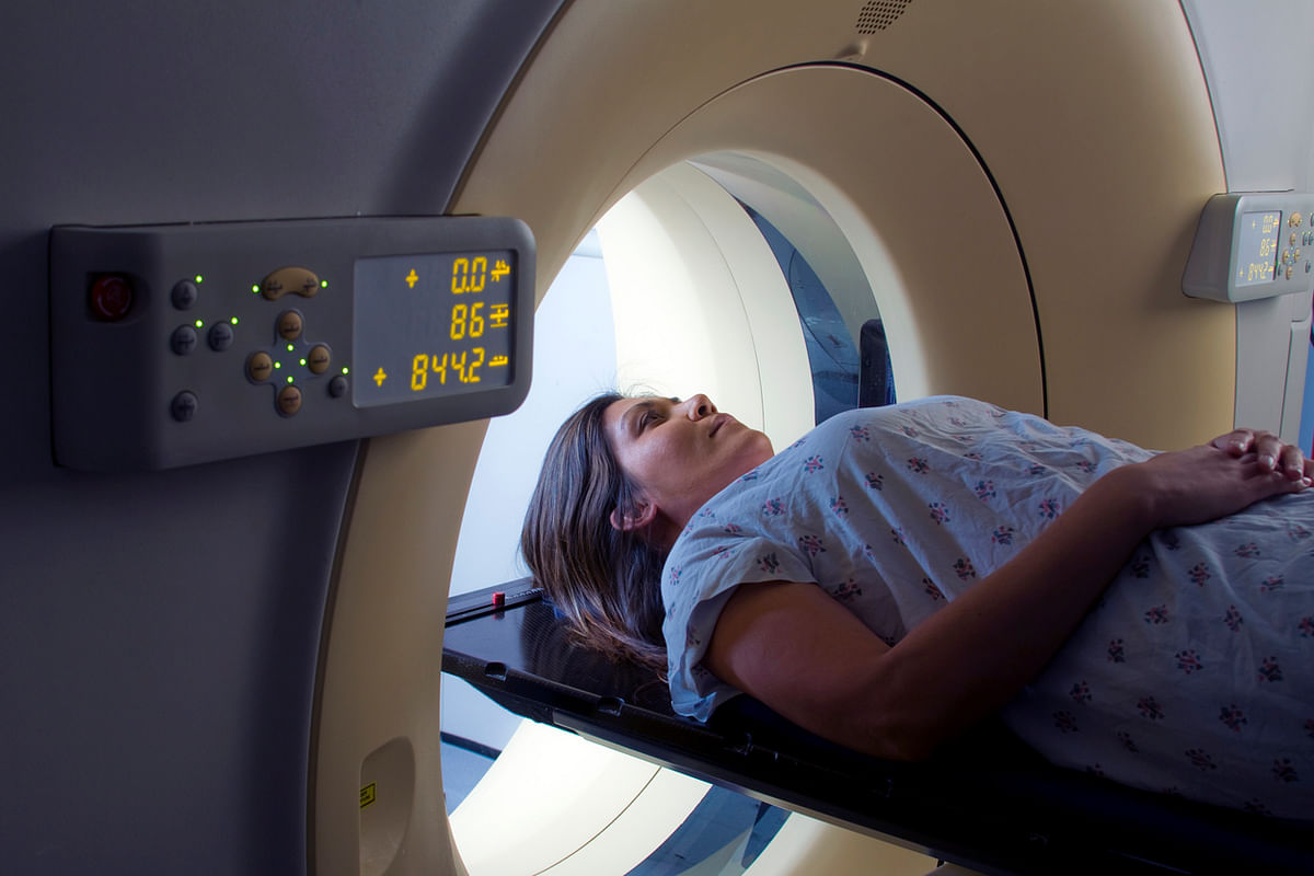 ब्रेस्ट कैंसर का पता लगाने के लिए सालाना मैमोग्राम कराने की बजाय हर छह महीने पर MRI करवाना बेहतर है 