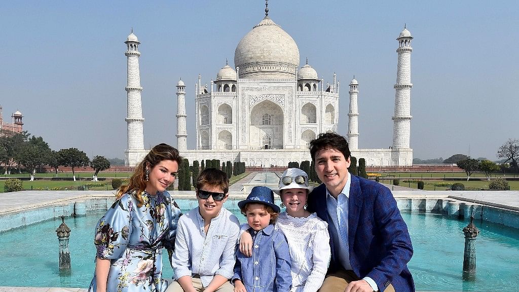 परिवार के साथ ताजमहल देखने पहुंचे&nbsp; कनाडा के प्रधानमंत्री जस्टिन ट्रूडो&nbsp;