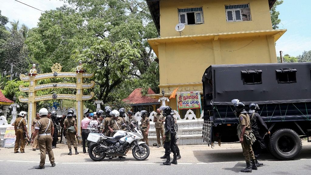 श्रीलंका में मुस्लिमों के खिलाफ हिंसा के बाद इमरजेंसी लगा दी&nbsp; गई है