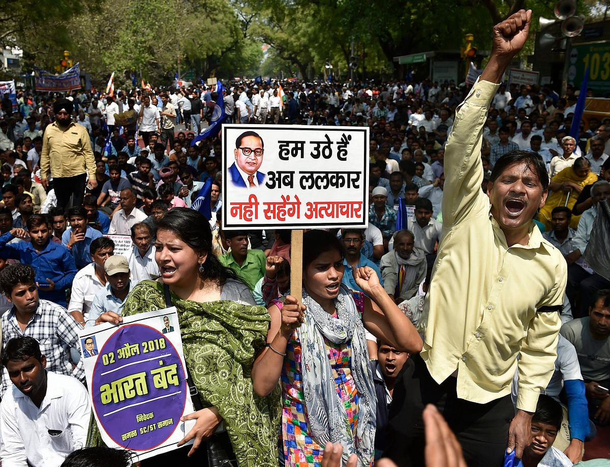 अंबेडकर को अपना साबित करने के लिए राजनीतिक दलों में होड़