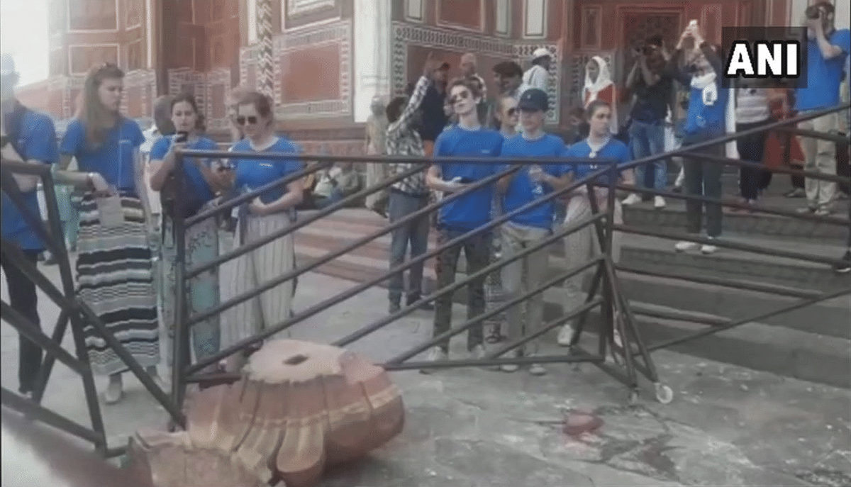 आंधी से ताज महल में भारी नुकसान
