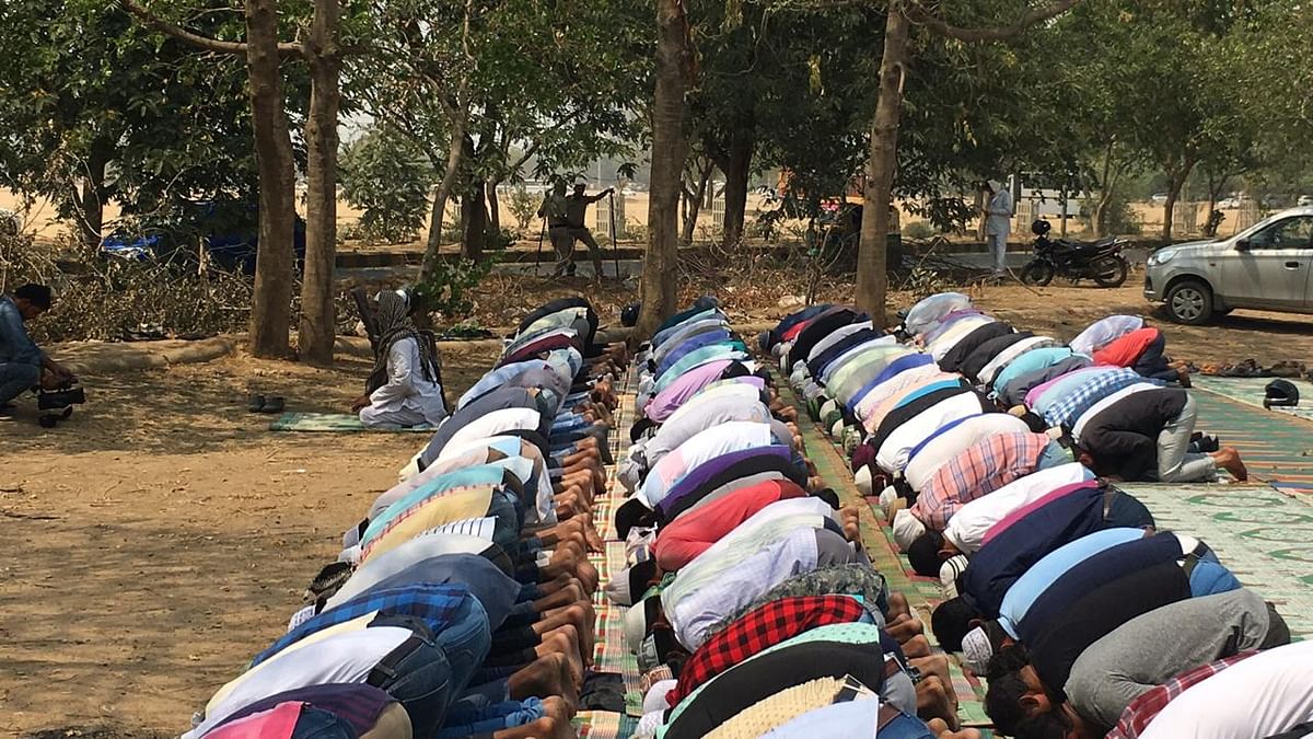  20 अप्रैल को गुरुग्राम के सेक्टर 53 के पास एक खुले मैदान में मुसलमानों को नमाज पढ़ने से रोका गया था