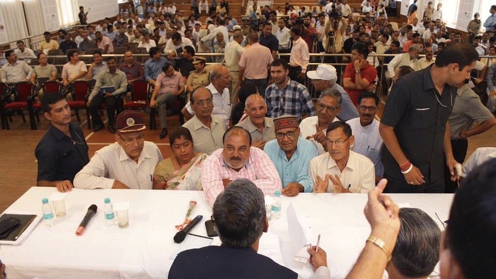 जनता दरबार में उत्तराखंड के सीएम त्रिवेंद्र सिंह रावत