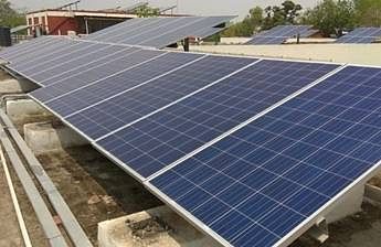 क्लीनमैक्स सोलर की मदद से लक्ष्मीबाई कॉलेज ने अपनाया सौर ऊर्जा