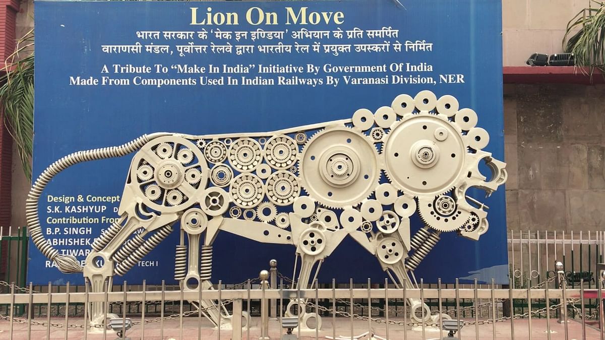 प्रधानमंत्री मोदी के संसदीय इलाके के रेलवे स्टेशन मंडुवाडीह में अंग्रेज जमाने का सिस्टम 