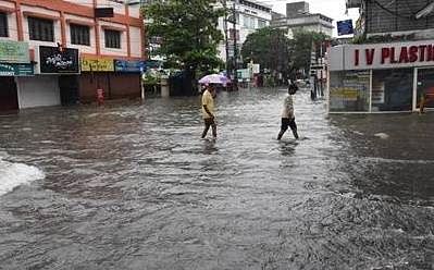 दिल्ली से केरल तक आफत की बारिश, कई राज्यों में ऑरेंज अलर्ट जारी
