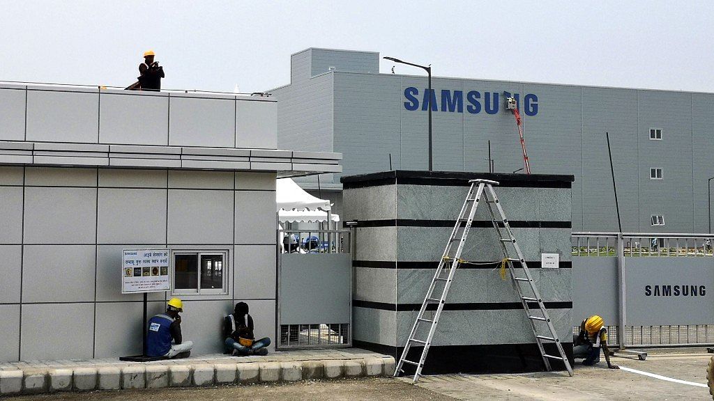 Samsung Plant In Noida Samsung क सबस बड म ब इल फ क ट र न एड म Pm कर ग उद घ टन