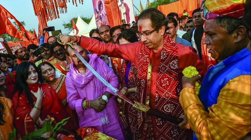 अयोध्या से ठाकरे का BJP को संकेत: मैं बड़ा हिंदूवादी