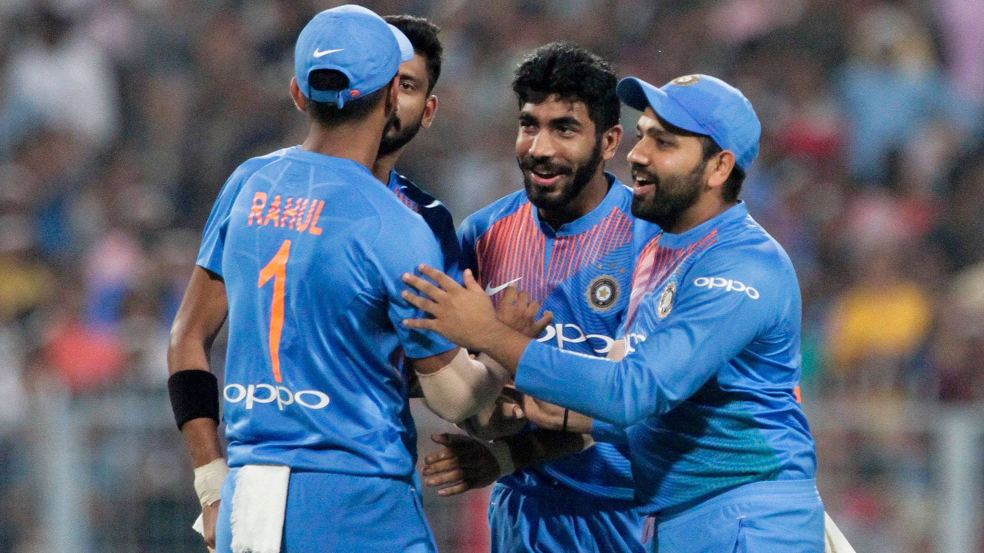 वेस्टइंडीज के खिलाफ पहले टी20 में विकेट लेने के बाद टीम इंडिया