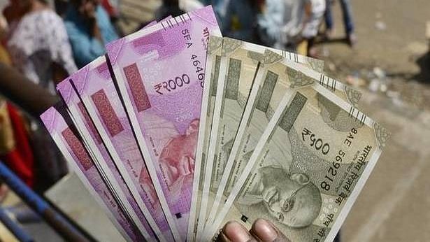 500 और 2000 रुपए के भारतीय नोटों पर नेपाल पर बैन