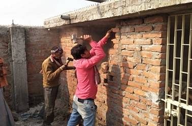 बिहार : मुजफ्फरपुर बालिका आश्रय गृह भवन को तोड़ने का काम शुरू