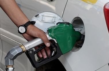 पेट्रोल-डीजल की बढ़ती कीमतों की आम आदमी पर मार, BJP नेताओं के बेतुके बयान
