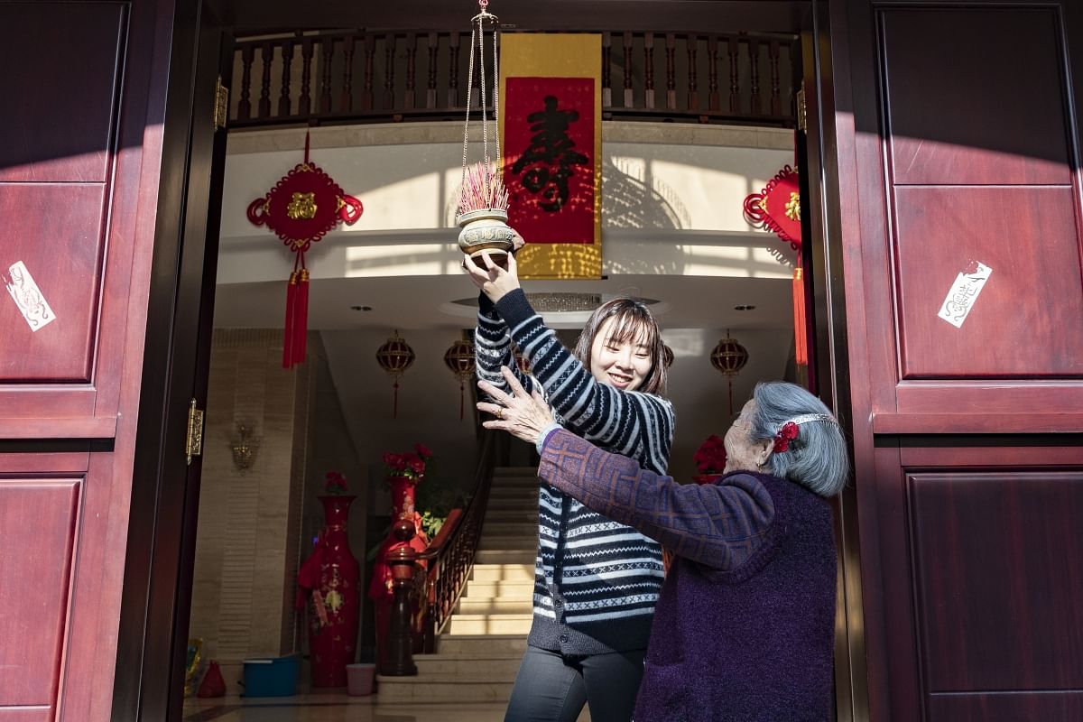 चीन में नया साल यानी लूनर न्यू ईयर स्प्रिंग फेस्टिवल के रूप में मनाया जाता है.