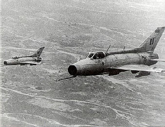 सबसे पहले वायुसेना ने साल 1971 में वायुसेना ने भारत-पाकिस्तान युद्ध के दौरान पाक में एयर स्ट्राइक की थी