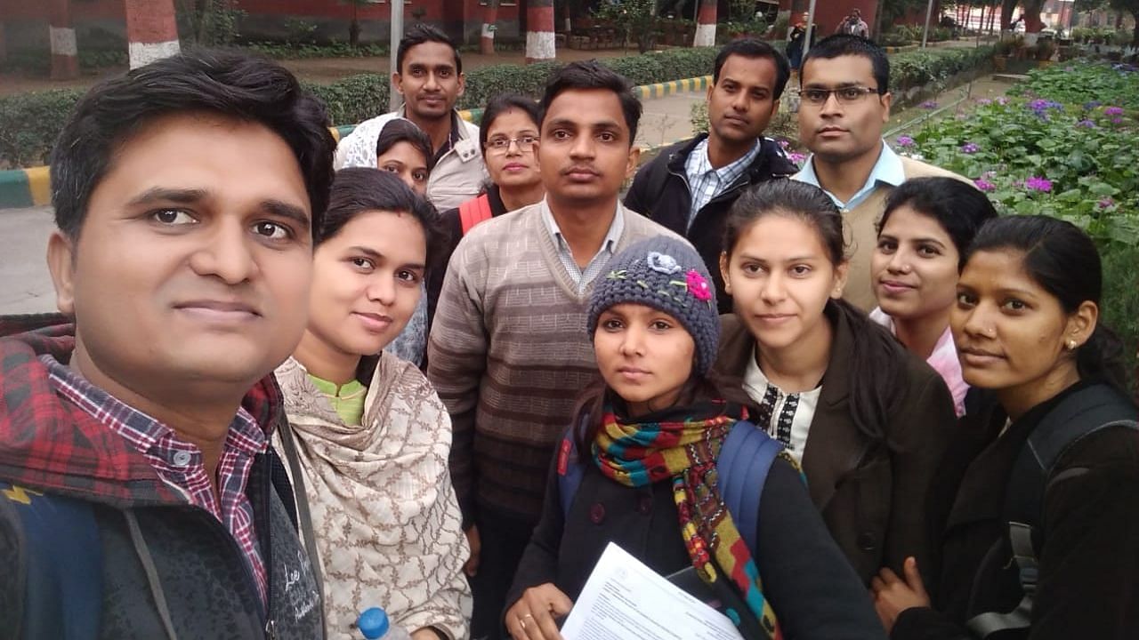 केवीएस ने 14 से 18 फरवरी के बीच यूपी, बिहार, झारखंड से आए करीब 80 छात्रों को इंटरव्यू देने से रोक दिया