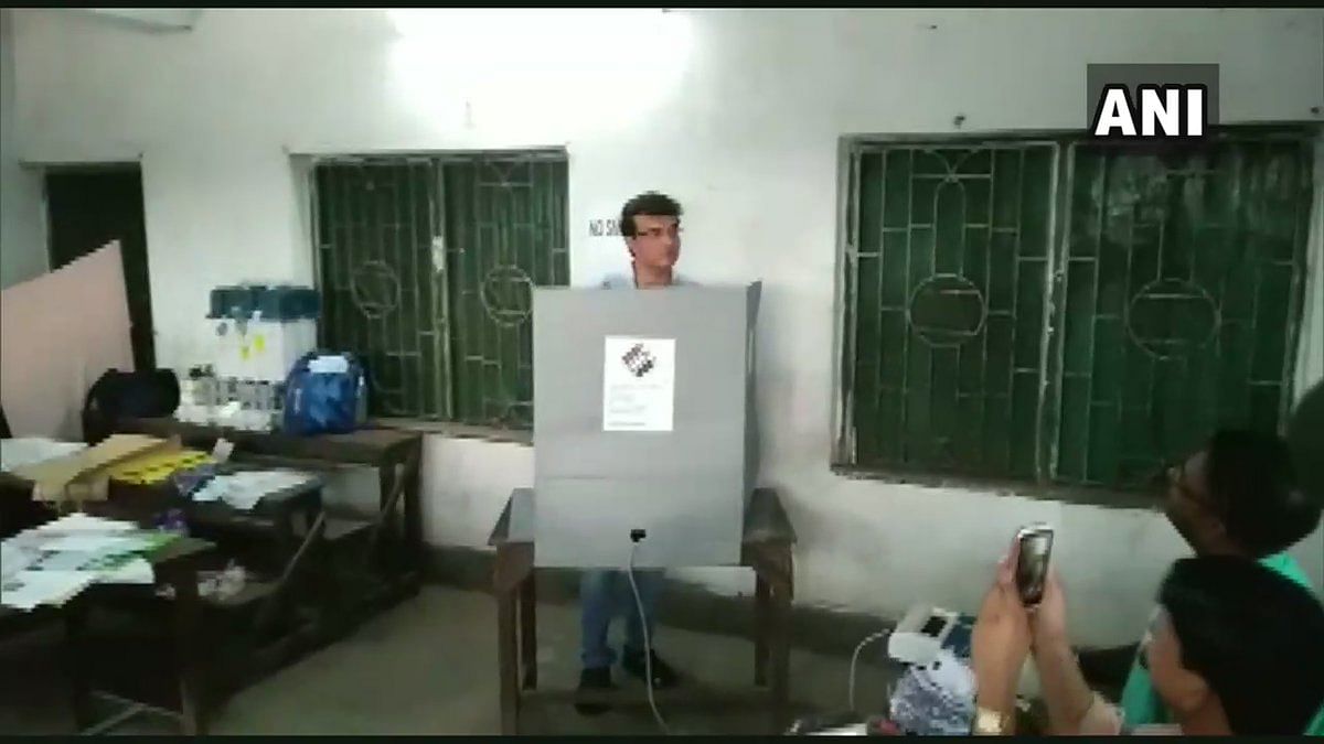 कुल 59 सीटों पर वोटिंग है, जिसमें बिहार की 8, झारखंड की 3 और पश्चिम बंगाल की 9 सीटें भी शामिल हैं