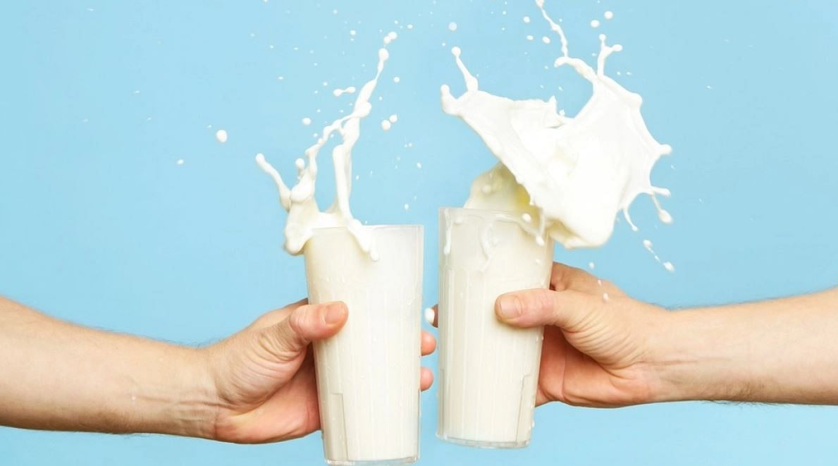 क्या रात में दही या केला नहीं खाना चाहिए? दूध पीने का सबसे अच्छा वक्त कौन सा होता है?