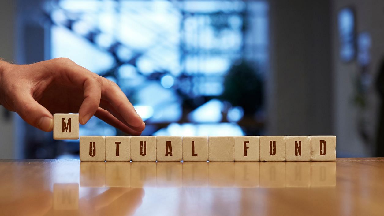 Mutual Funds India: म्युचुअल फंड में निवेश लगातार बढ़ता जा रहा है और हर दिन नए निवेशक इससे जुड़ते जा रहे हैं
