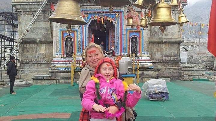 पोलैंड की रहने वाली मां और बेटी ने पीएम मोदी से भारत आने के लिए मदद मांगी है