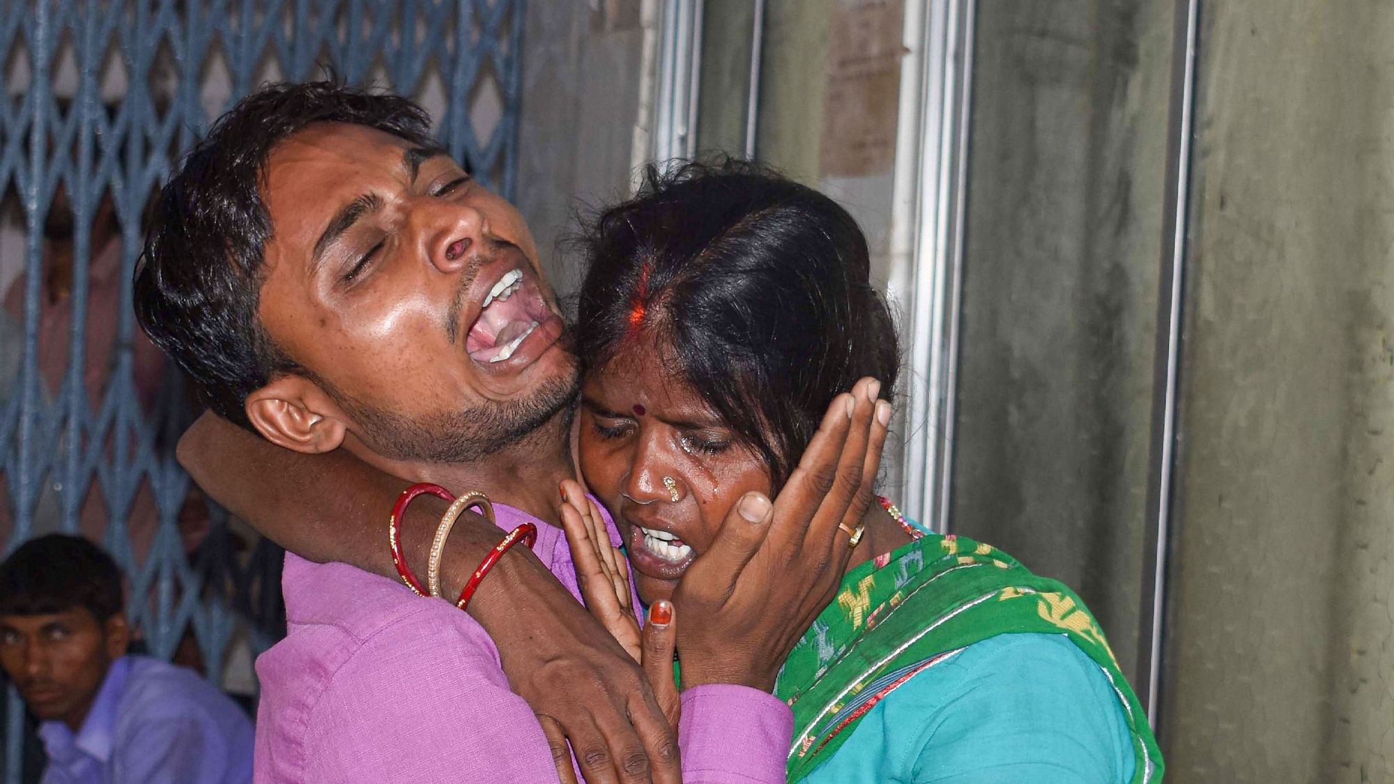 बिहार:बुखार से 100 बच्चों की मौत, एक ने हर्षवर्धन के सामने दम तोड़ा