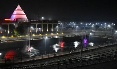 वाराणसी का आलीशान मंडुआडीह रेलवे स्टेशन दिखता एयरपोर्ट जैसा