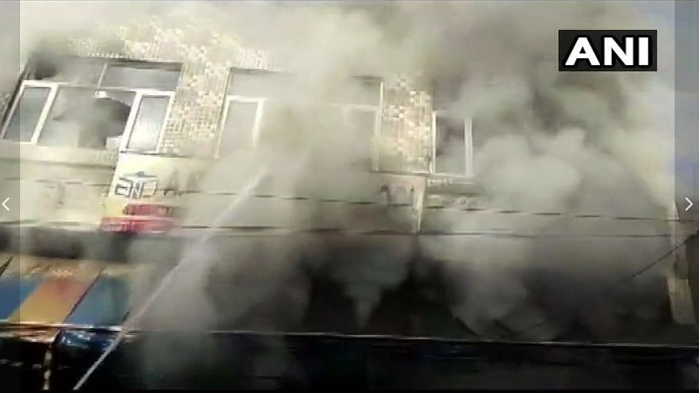 फरीदाबाद के प्राइवेट स्कूल में लगी आग, 2 बच्चों और एक महिला की मौत
