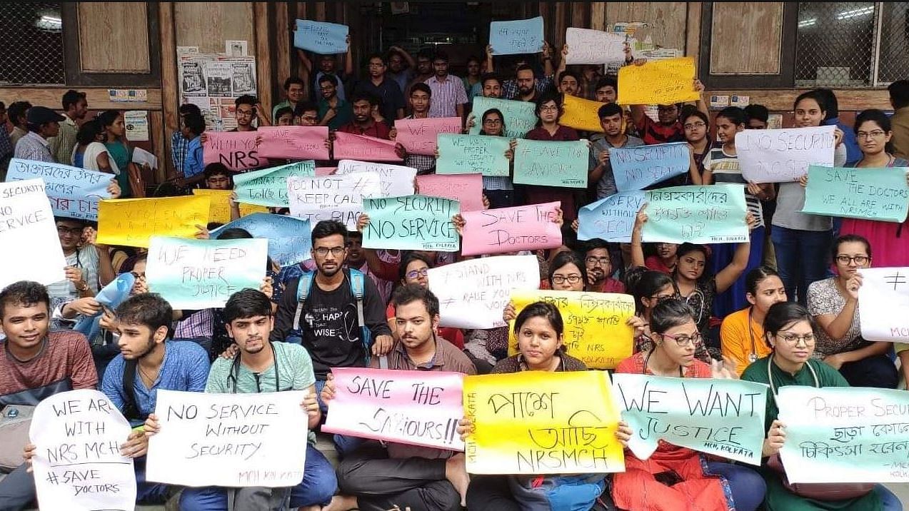 पश्चिम बंगाल में जूनियर डॉक्टरों की हड़ताल को लेकर ममता बनर्जी सख्त