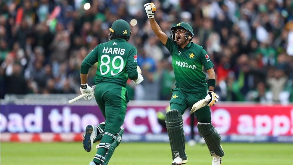 शतकीय पारी खेलकर पाकिस्तान को जीत दिलाने वाले बाबर आजम मैन ऑफ द मैच बने.