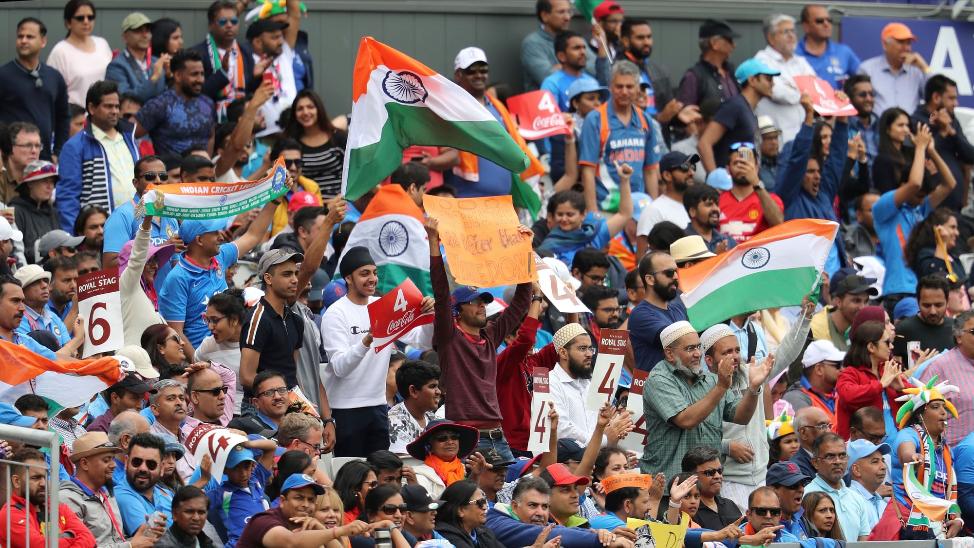 भारतीय फैंस ने स्टेडियम से लेकर सोशल मीडिया तक टीम इंडिया को जमकर सपोर्ट किया