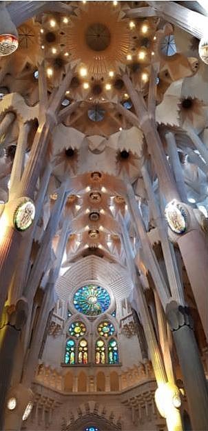 सगराडा फैमिलिया का हॉल